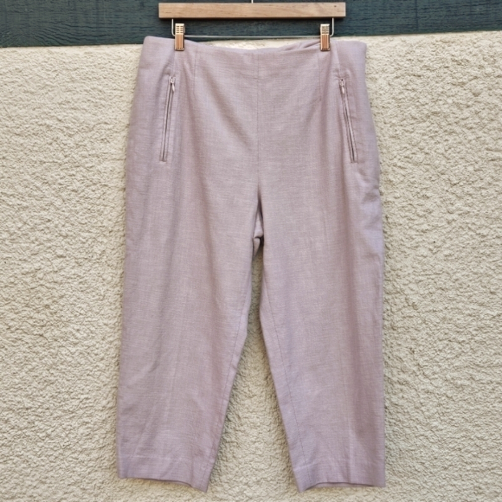Club Monaco light pink textured knit capri pants size 14